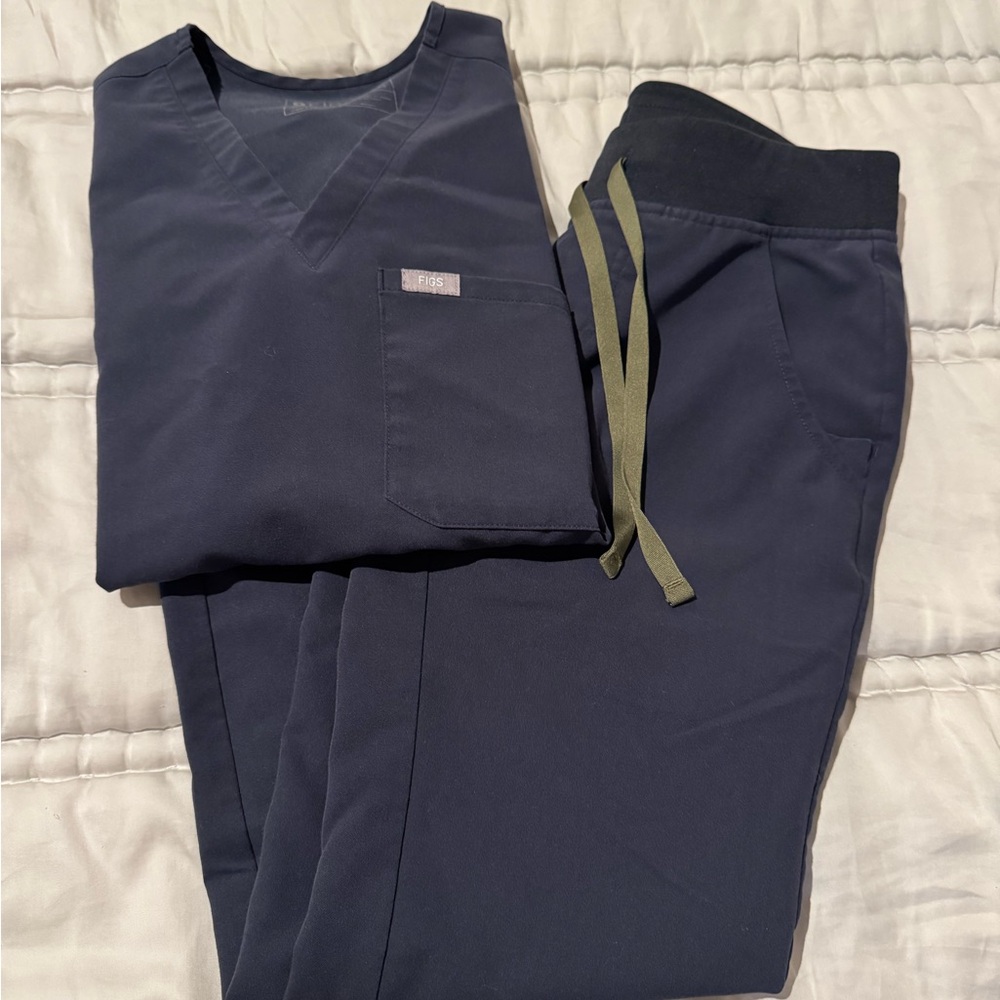 FIGS Scrub Set Catarina Top & Zamora Jogger XS petite Quiet Navy